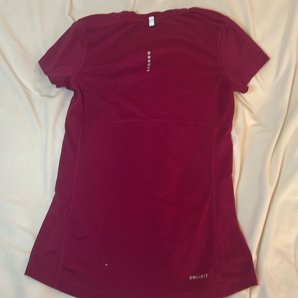 Short Sleeve Nike Running Shirt - Picture 3 of 3